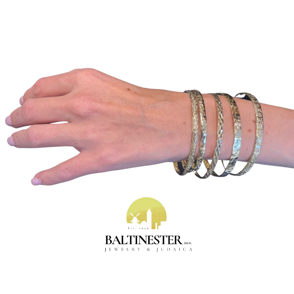 Engraved Latticework 14k Gold Bangle Bracelet - Image 5