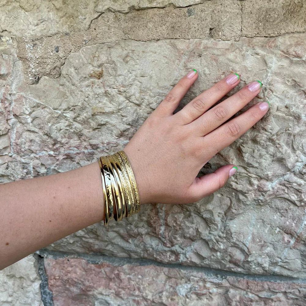 Embellished 14K Gold Moroccan Bangle Vintage Style - Image 4