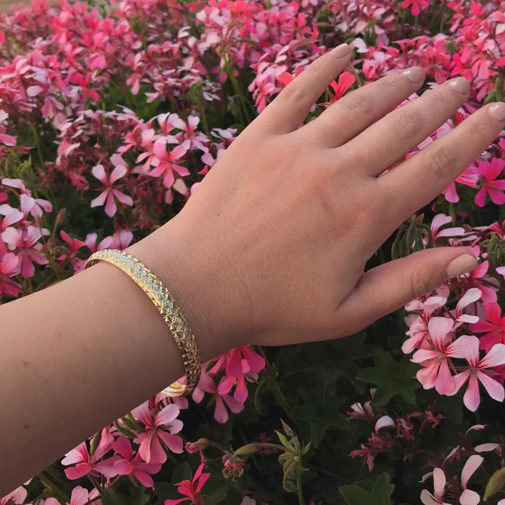 Diamond Cut Broad Bangle Bracelet in 14k Gold - Image 3