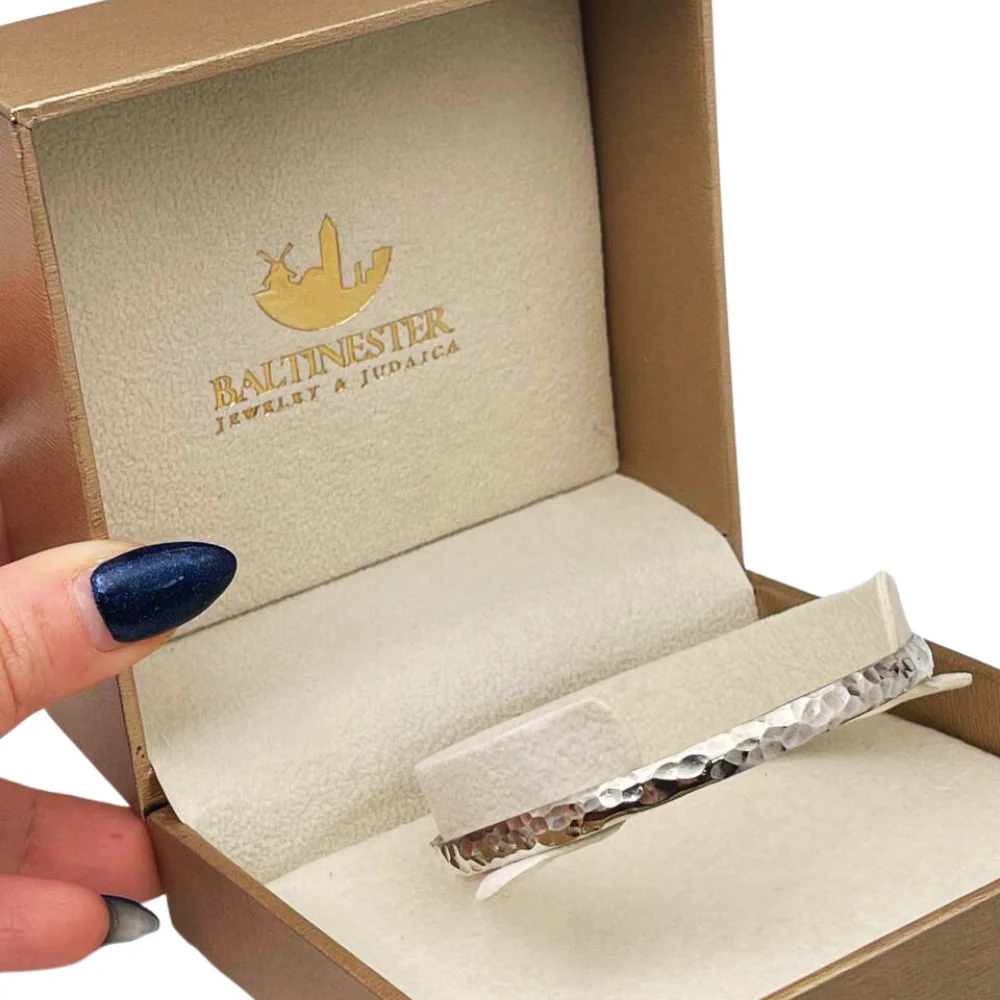 Moroccan Bangle in Silver - Hammered Finish - Image 5