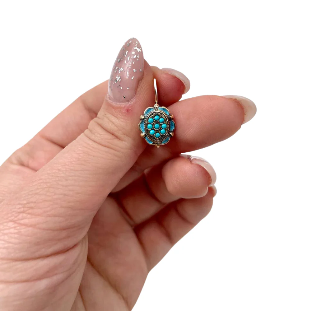 Vintage Style Earrings in 14K Yellow Gold and Turquoise - Image 2