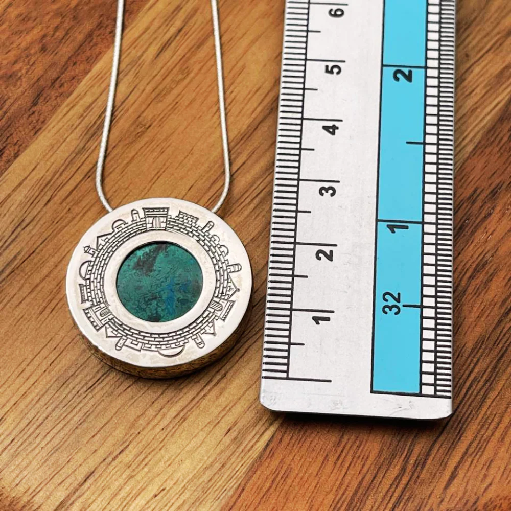 Eilat stone jewellery | Round Textured Silver Necklace - Jerusalem Skyline - Image 4