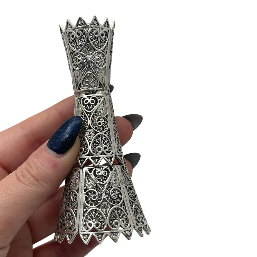 Silver Yemenite Filigree Candlesticks - Set of 2 with Ridged Edging - Image 3