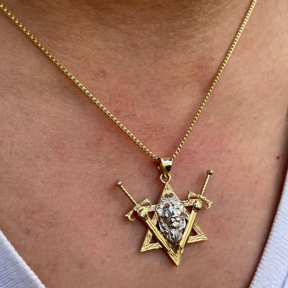 Two Swords Pendant with Lion of Judah and Star of David in 14K Gold - Image 4