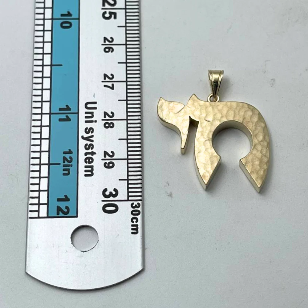 Heavyweight Chai Pendant in 14K Gold Hammered - Image 3