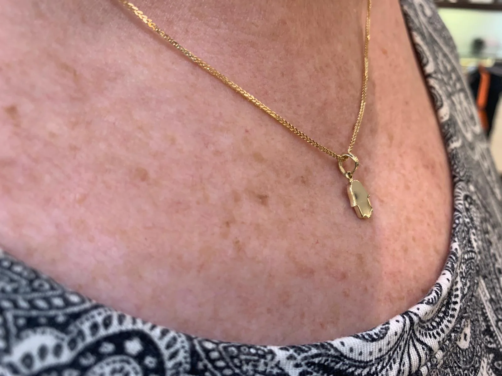 Mini 14K Gold Minimalist Hamsa Pendant - Image 9