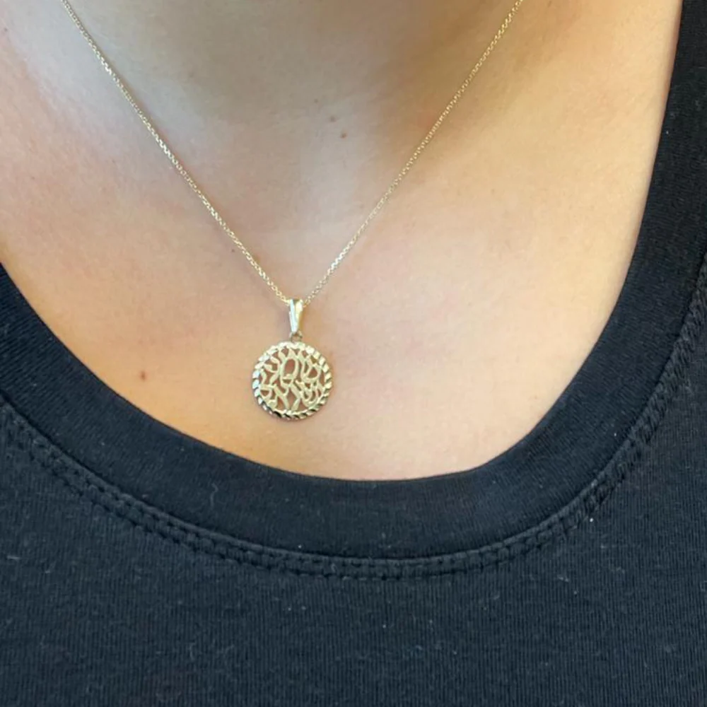 Shema Yisrael Round Medallion Pendant in 14k Gold - Medium - Image 5