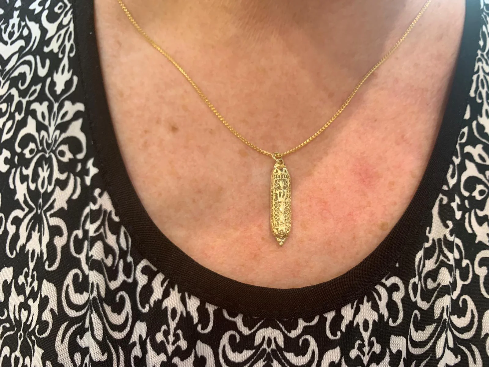 14k Yellow Gold Filigree Shin Mezuzah Pendant - Image 2