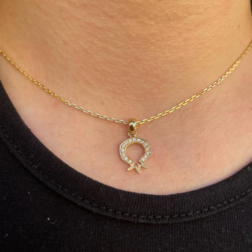 Pomegranate Pendant in 18K Gold with Diamonds - Minimalist Look - Image 3