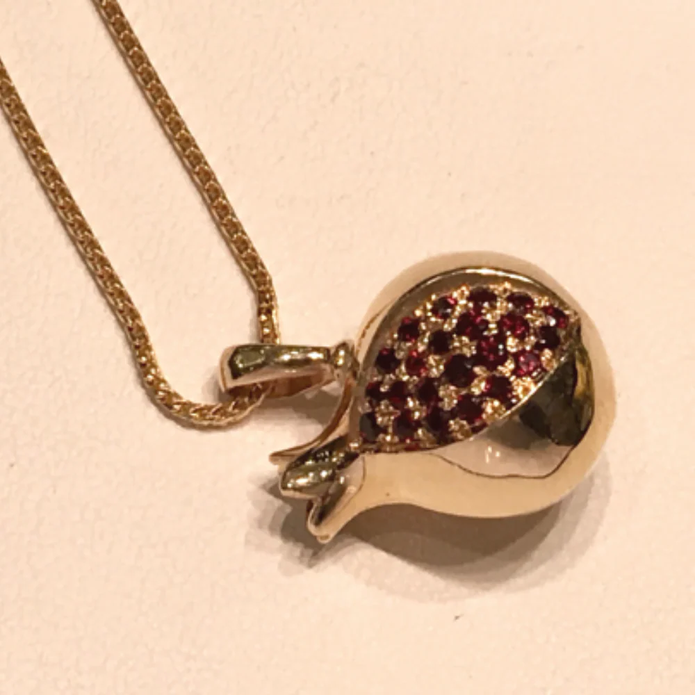 Garnet Pomegranate Pendant in 14k Yellow Gold - Image 3