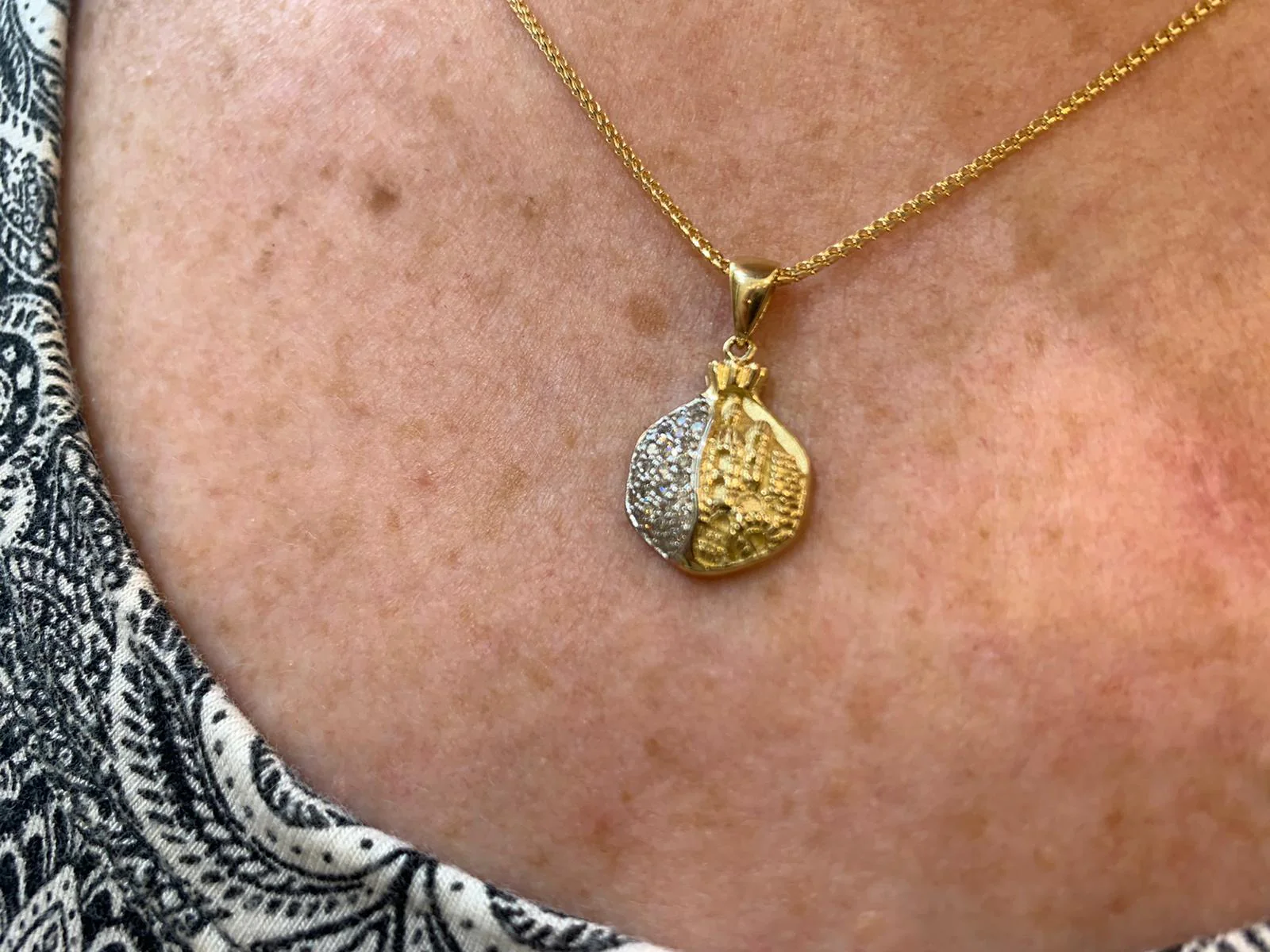 Pomegranate Pendant with Jerusalem Relief in 14K Gold & Diamonds - Image 3