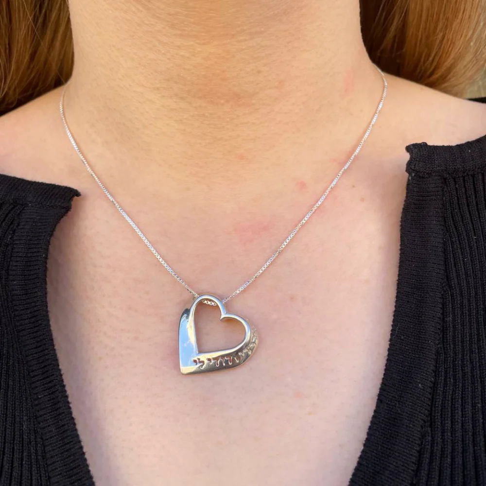 Sleek Silver Romantic Heart Pendant - Image 5