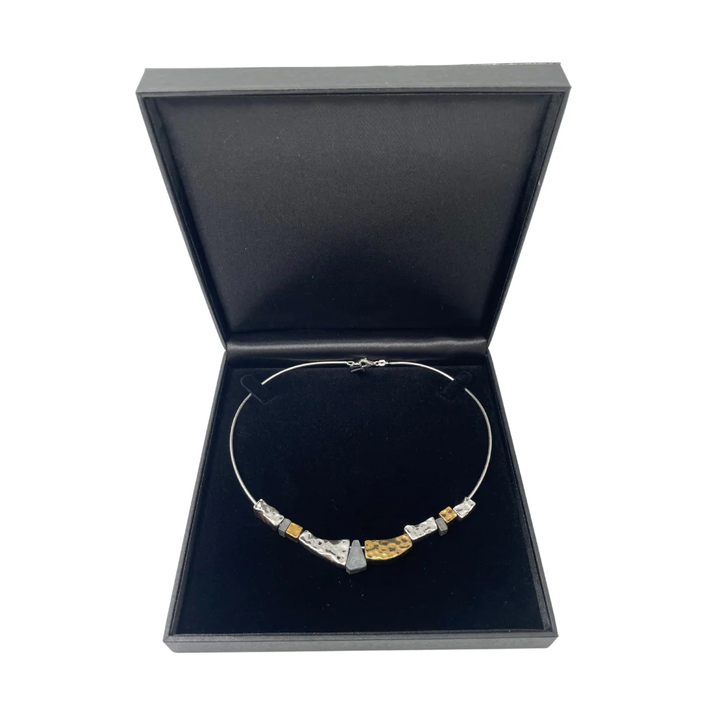 Hammered Silver and Gold Plated Taper Israeli Necklace - Image 3