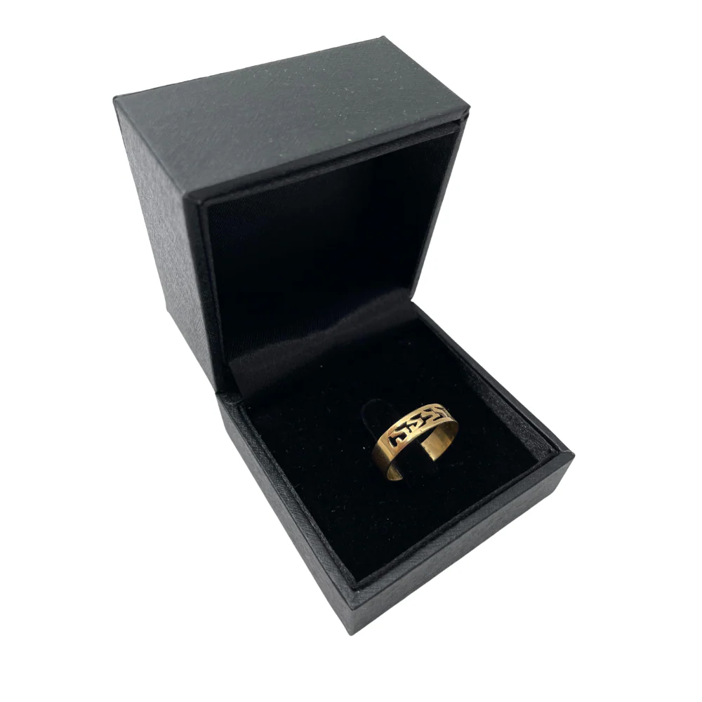 14k Gold Cutout Bordered Name Ring - Image 3
