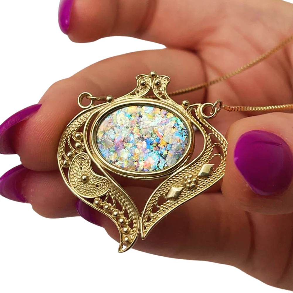 14k Gold Roman Glass Filigree Heart Necklace - Image 2