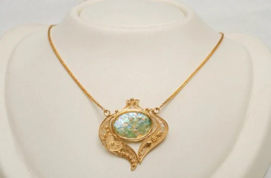 14k Gold Roman Glass Filigree Heart Necklace - Image 9