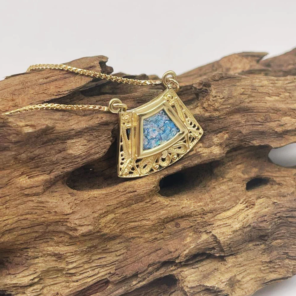 Roman Glass Trapezoid Pendant Necklace in 14K Gold Filigree Work - Image 7